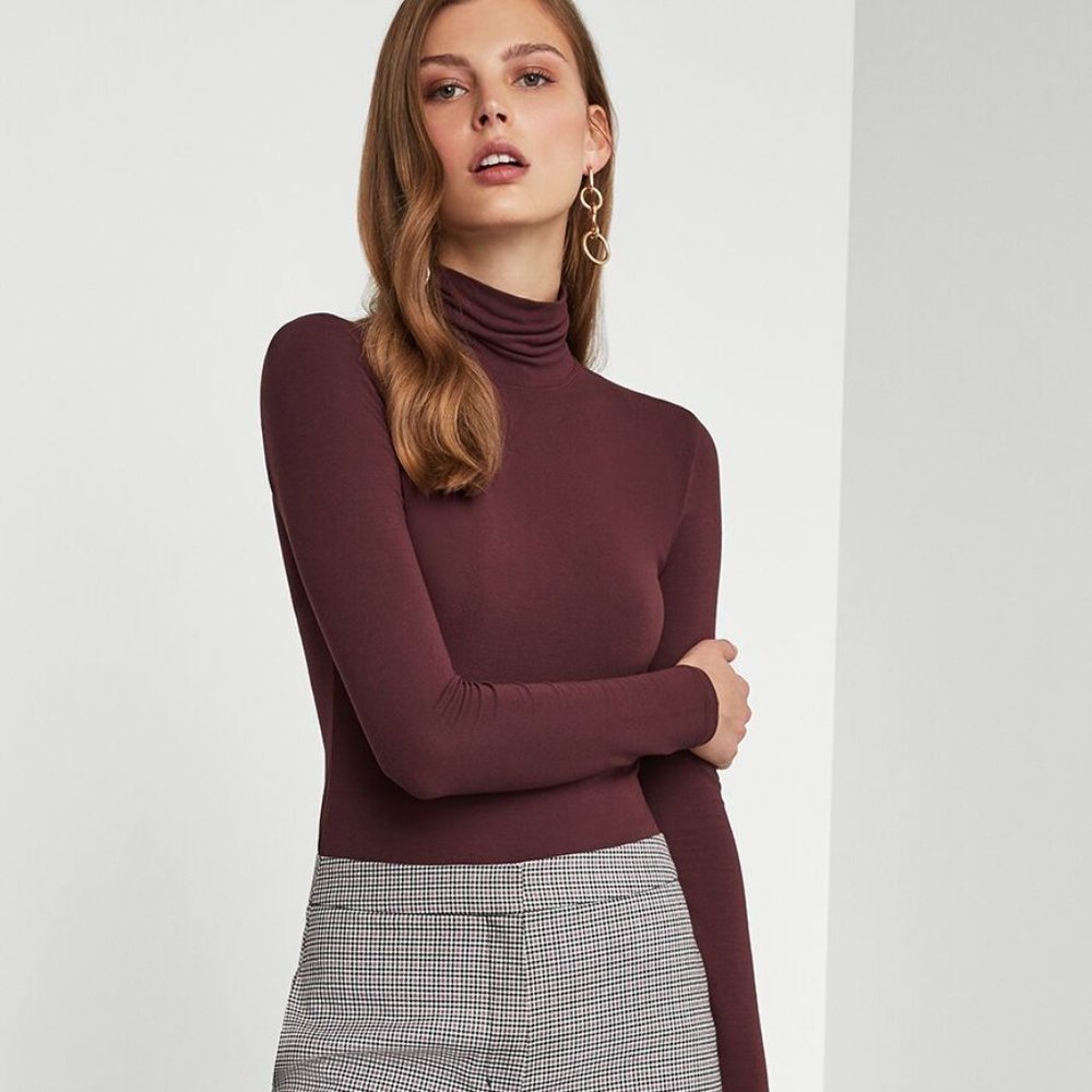BCBG - Turtleneck Essential Tee In Brown